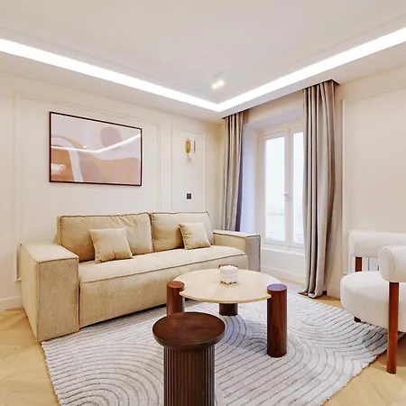 Apartment Pick A Flat's With Services In Opera