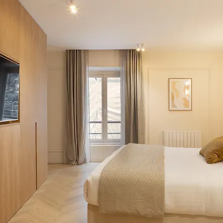 Apartment Pick A Flat's With Services In Opera Paris